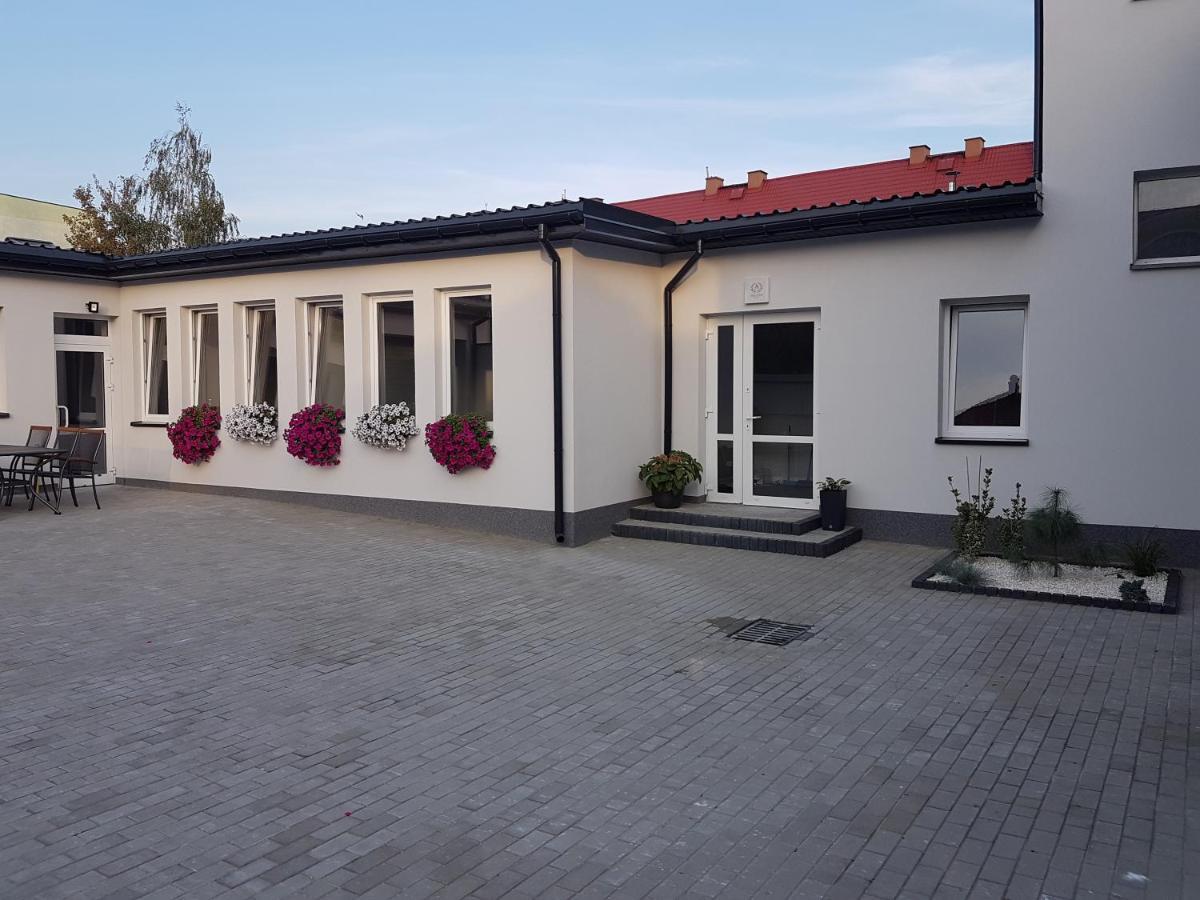 Arkadia Hostel 므와바 외부 사진